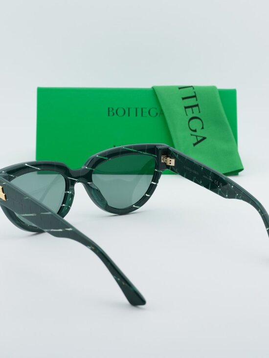 Bottega Veneta BV1035S 004 Cat Eye Sunglasses - Green / Green main image 6